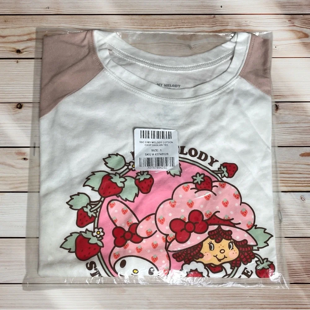 Size 1: Torrid Strawberry Shortcake x My Melody Cotton Crop Raglan Tee - Picture 5 of 6